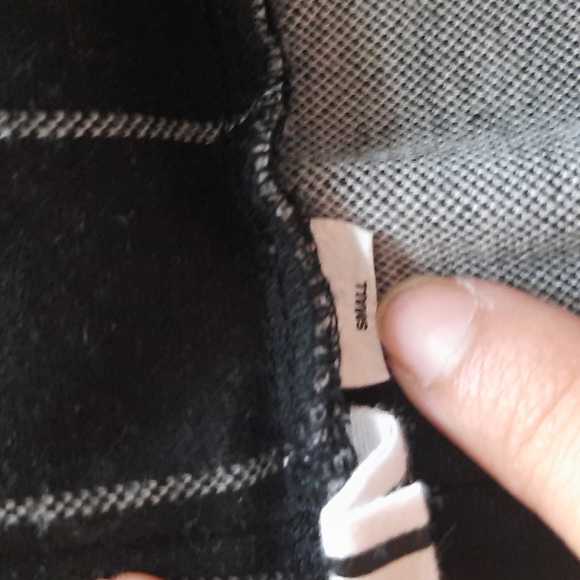 Pinstripe elastic waist skirt - size small - Picture 3 of 4